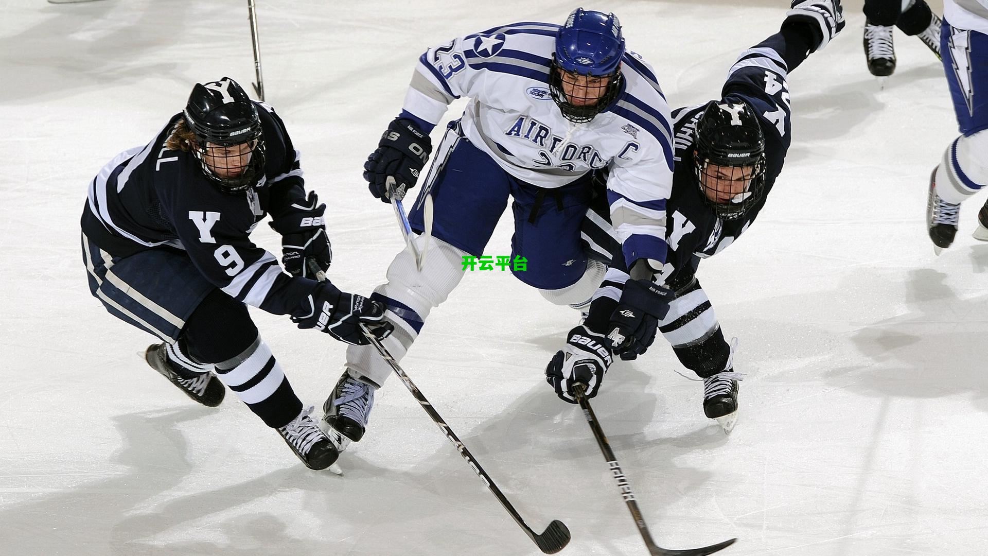 纳达尔强势回归蒙特卡洛大师赛，三盘激战力克新星阿尔卡拉斯