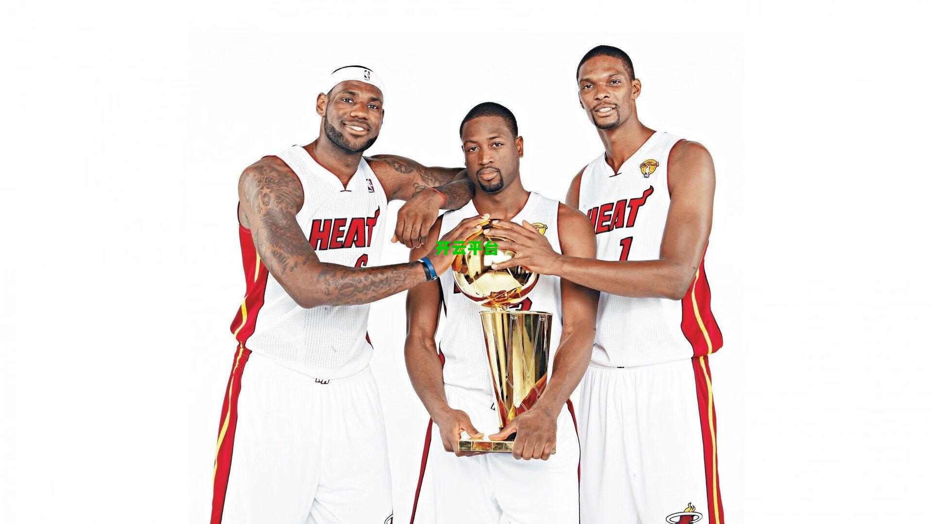 百米飞人巅峰对决，新星闪耀打破十年垄断